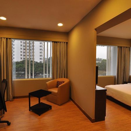Keys Select By Lemon Tree Hotels, Kochi Exterior photo