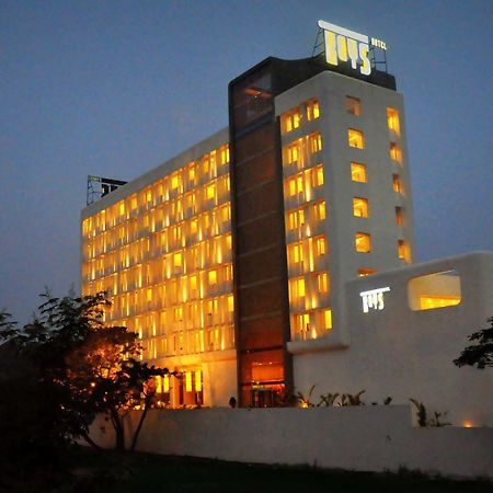 Keys Select By Lemon Tree Hotels, Kochi Exterior photo