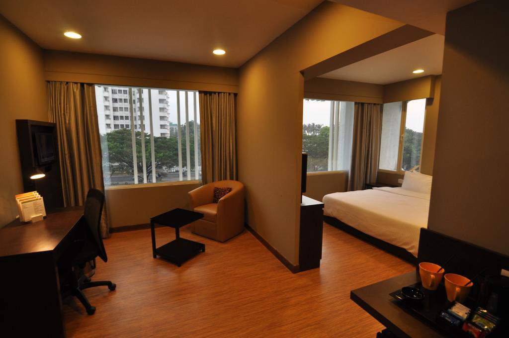 Keys Select By Lemon Tree Hotels, Kochi Exterior photo