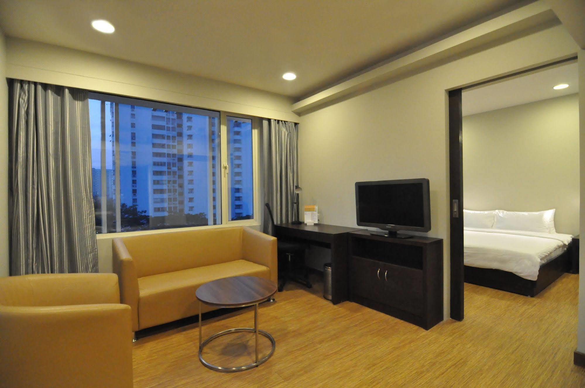 Keys Select By Lemon Tree Hotels, Kochi Exterior photo