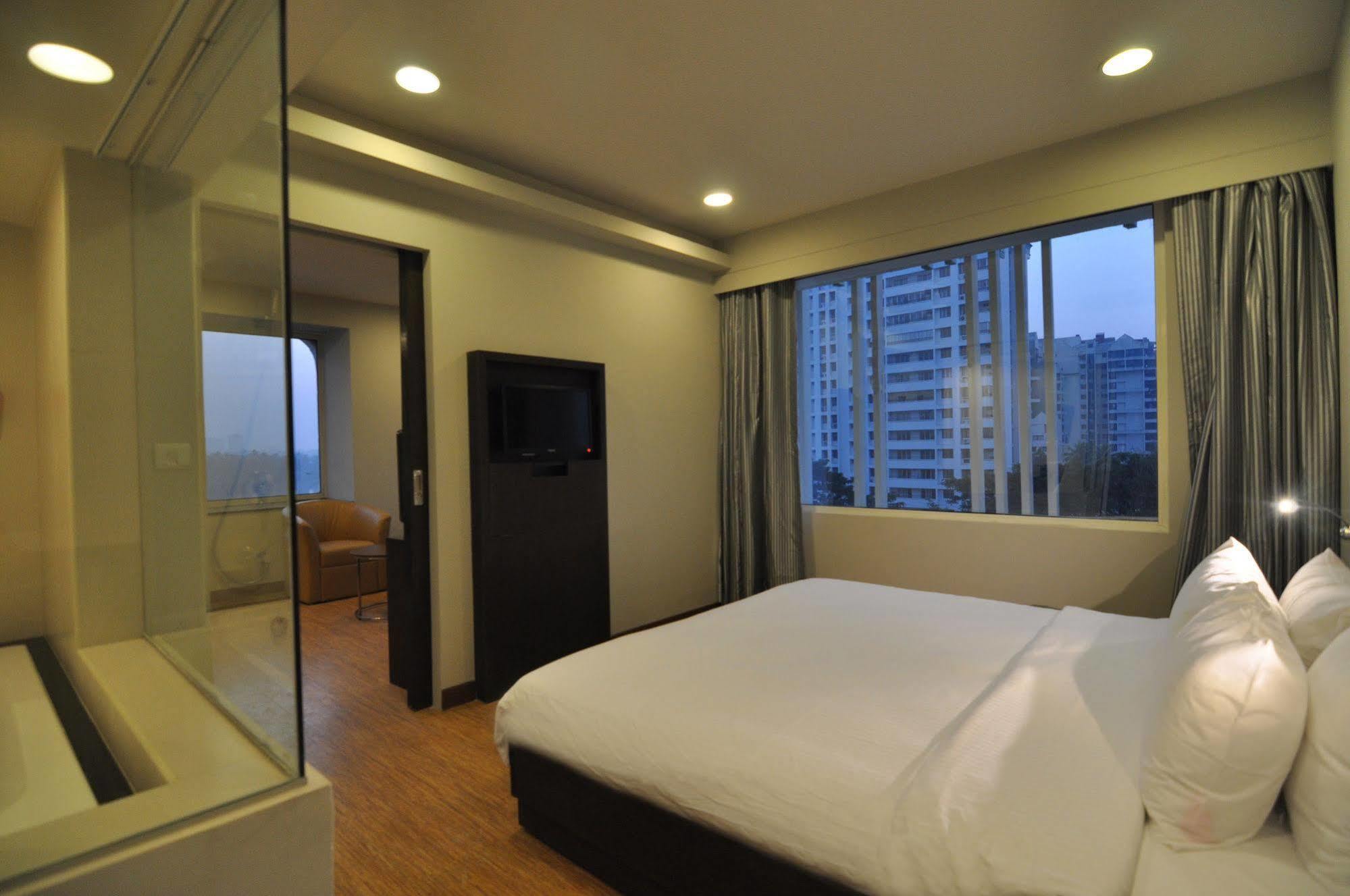 Keys Select By Lemon Tree Hotels, Kochi Exterior photo
