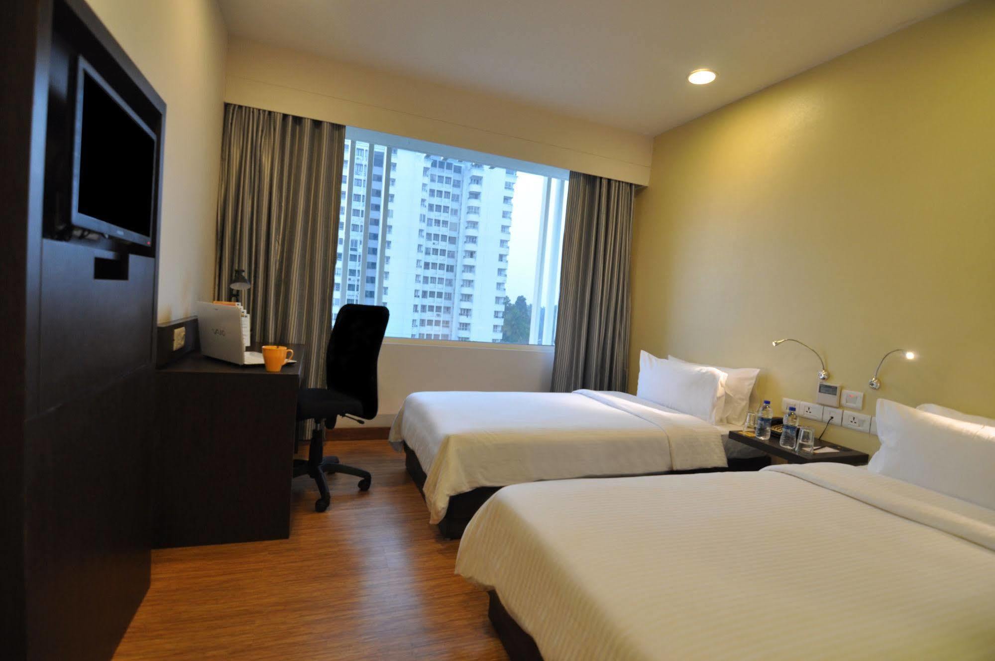 Keys Select By Lemon Tree Hotels, Kochi Exterior photo