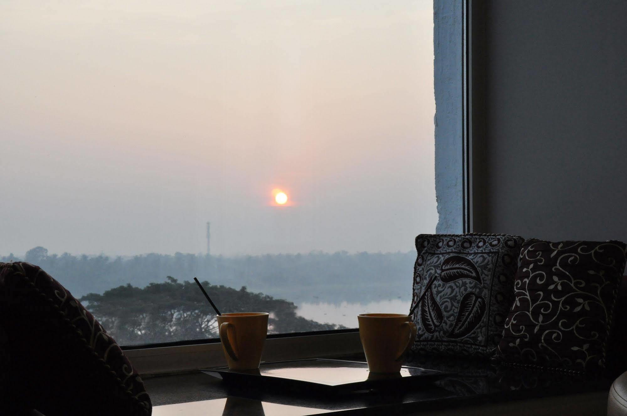 Keys Select By Lemon Tree Hotels, Kochi Exterior photo