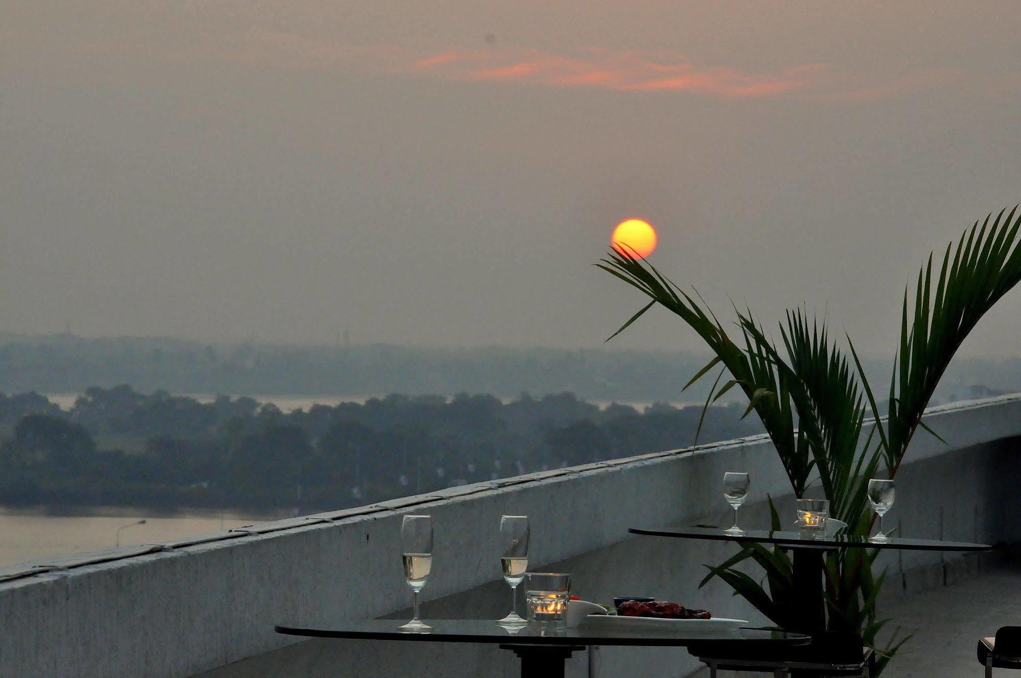 Keys Select By Lemon Tree Hotels, Kochi Exterior photo