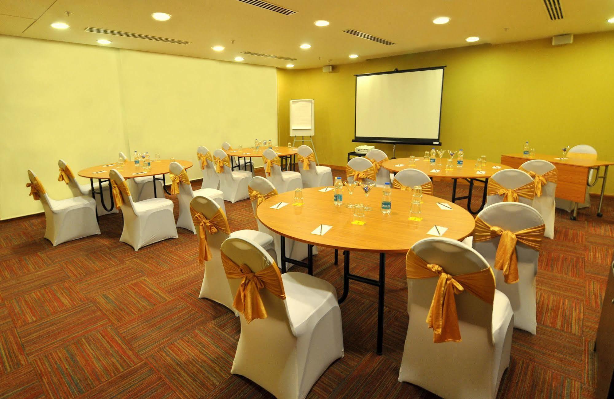 Keys Select By Lemon Tree Hotels, Kochi Exterior photo